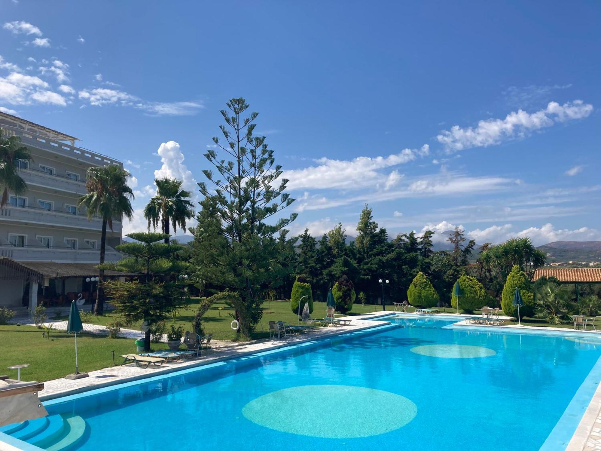 Regina Otel Kíssamos